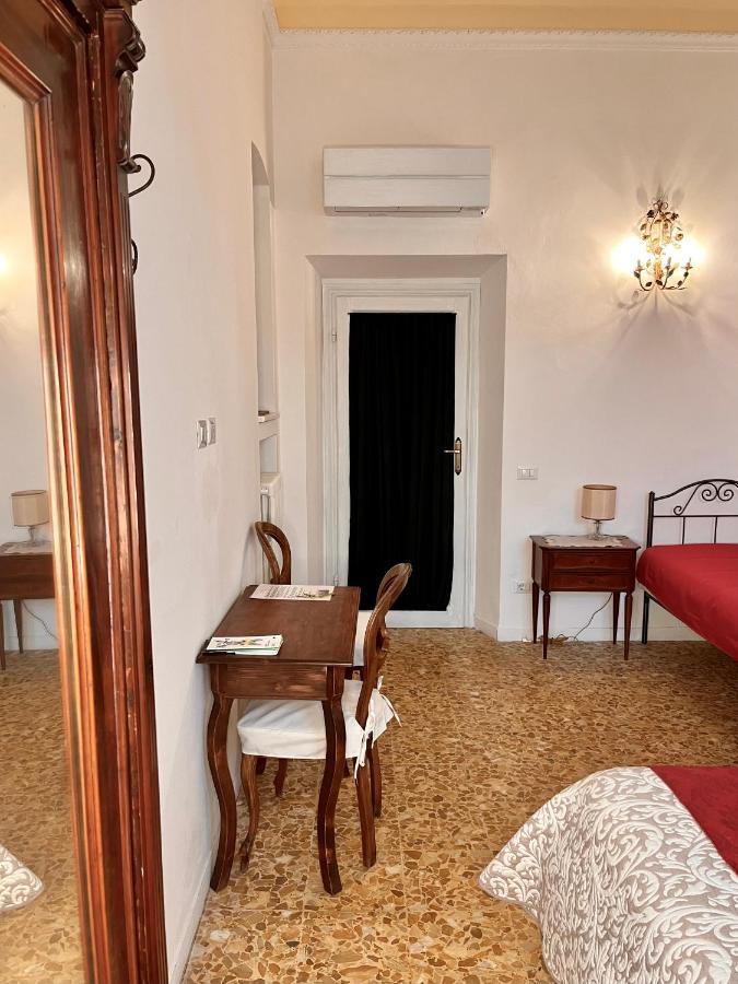 In The Center Of Florence Hotell Exteriör bild